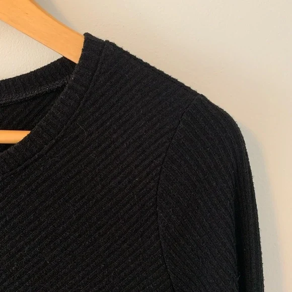 GAP | Black Long Sleeve Knit Dress - Picture 2 of 4